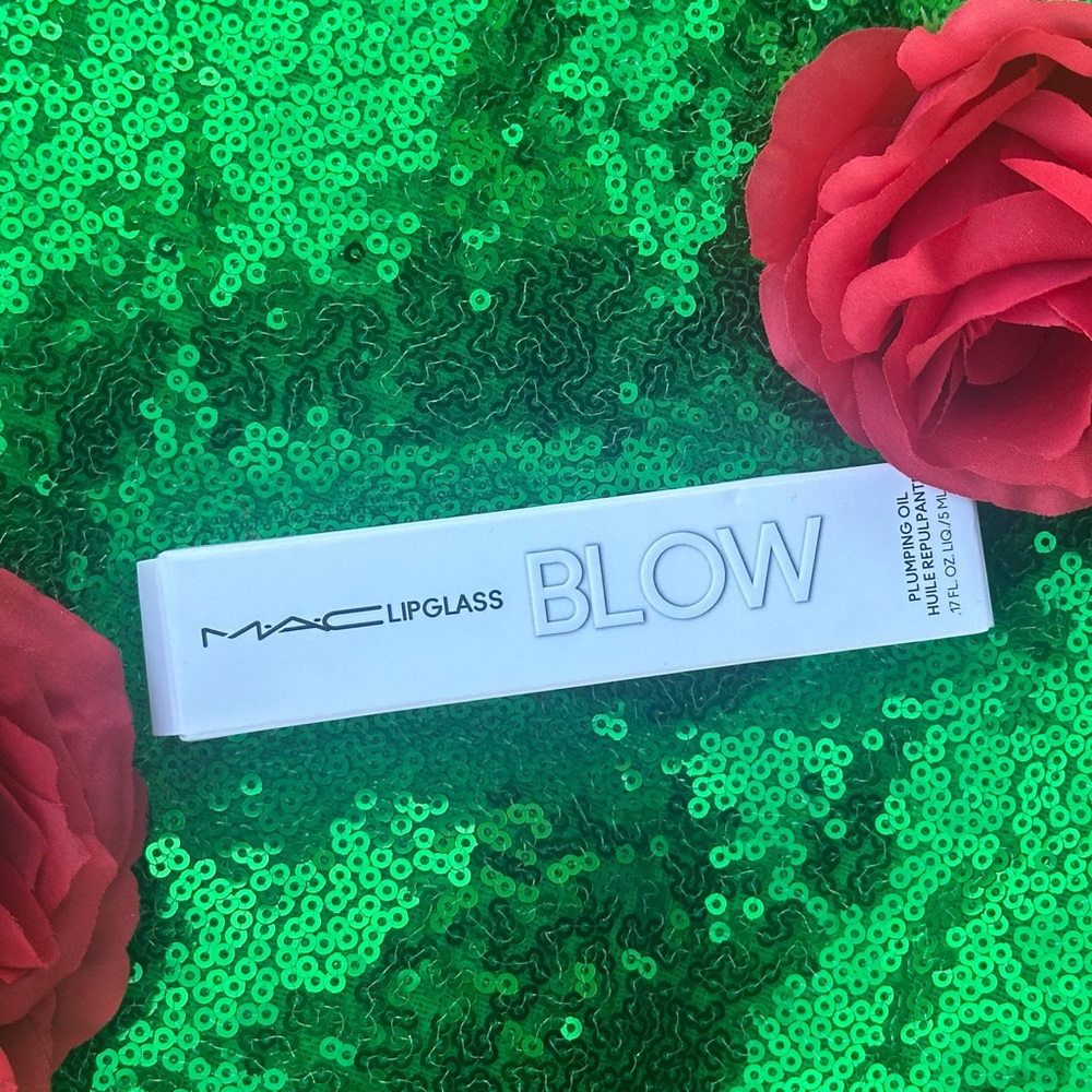 MAC Cosmetics Lipglass in Blow